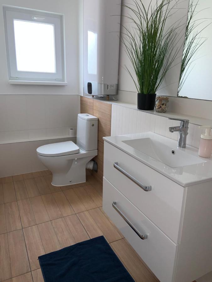 Amira Apartman Комарно Экстерьер фото